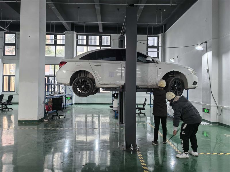 重驭科技智能汽车研发中心新突破：实车测试平台正式投入使用